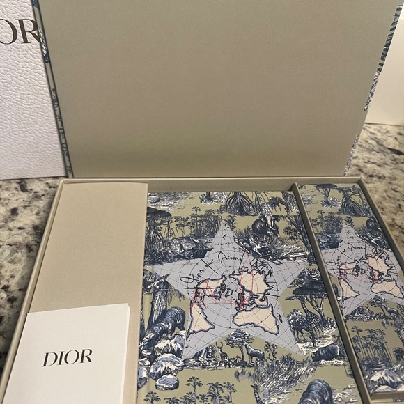 Dior Notebook & Pencils - Picture 3 of 6